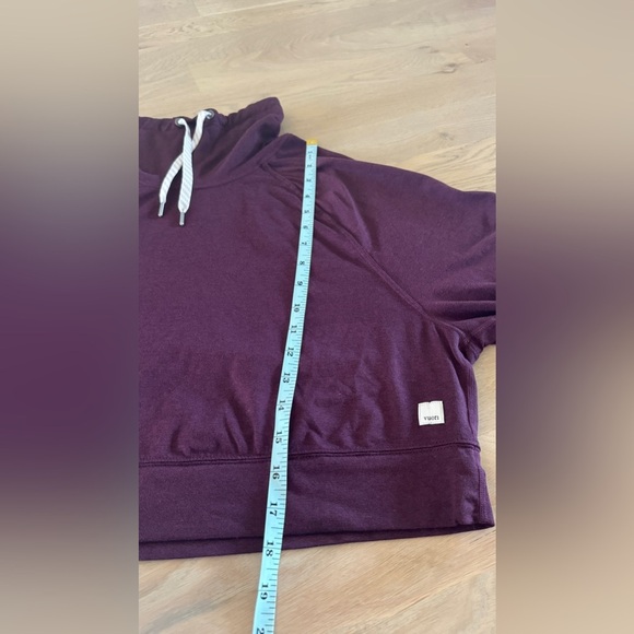 Vuori halo cropped funnel neck dreamknit pullover in cerise size large - Picture 7 of 10